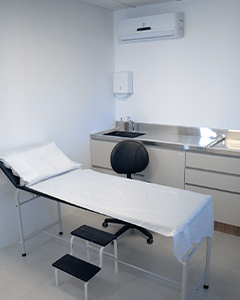 Terceiro consultório da Clínica Prime Regen, voltado a tratamentos em local, com equipamentos de criogenia